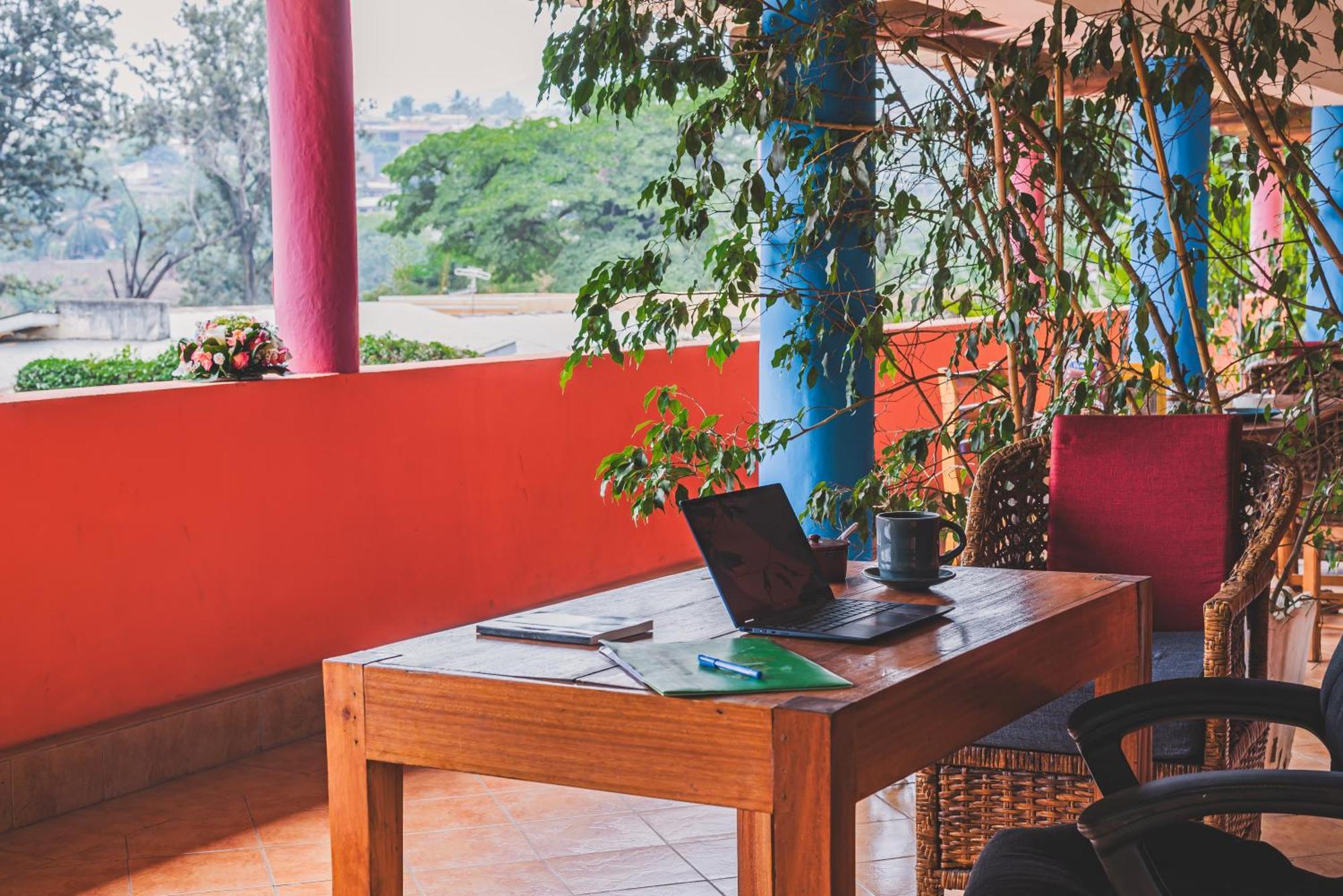 Aparthotel Jardin Tropical Bujumbura Buitenkant foto